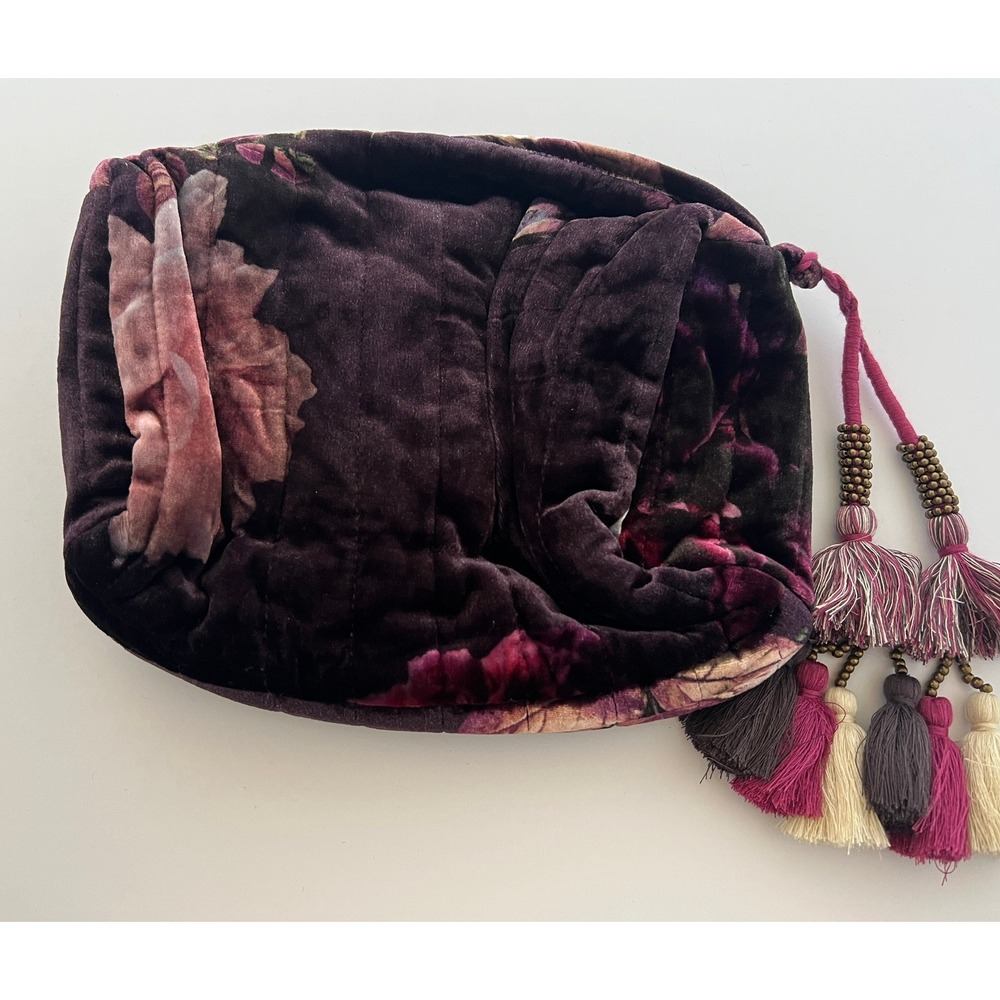 Johnny Was Los Angeles Purple Velvet Floral Quilted Tassel Cosmetic Makeup Bag - Picture 2 of 7